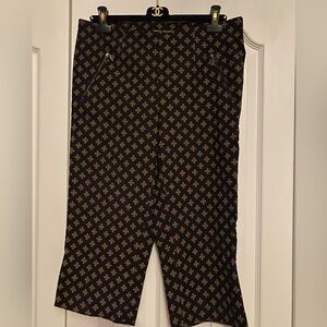 Women’s Black and Gold Patterned Capri Pants